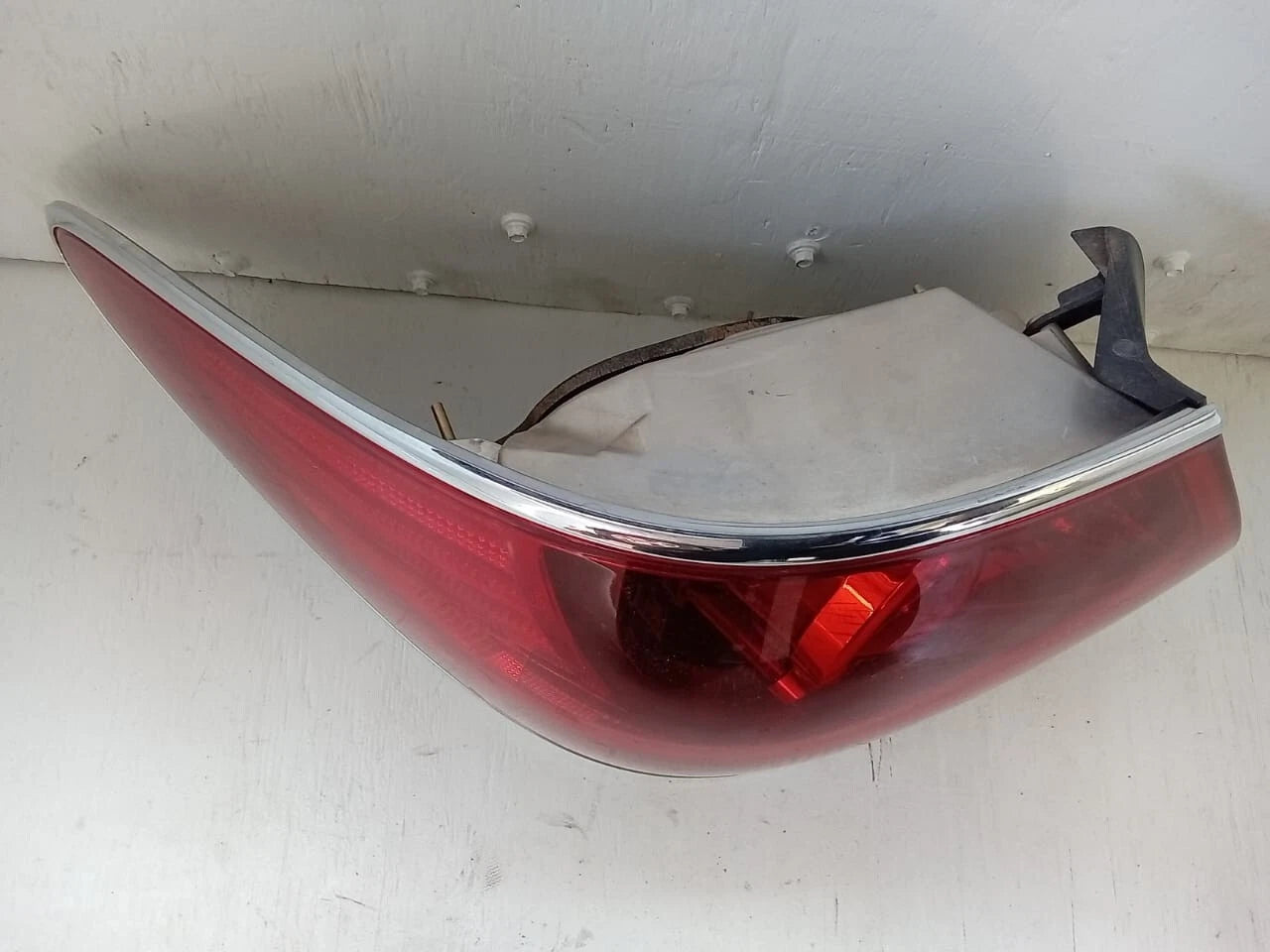 2004-2006 LEXUS ES330 ES 330 TAIL LIGHT REAR LAMP LEFT DRIVER SIDE 8155133430
