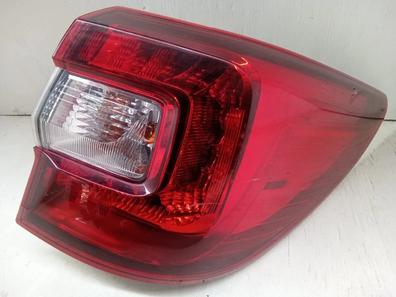 2015-2019 SUBARU OUTBACK WAGON TAIL LIGHT REAR LAMP RIGHT PASSENGER SIDE 84912AL05A