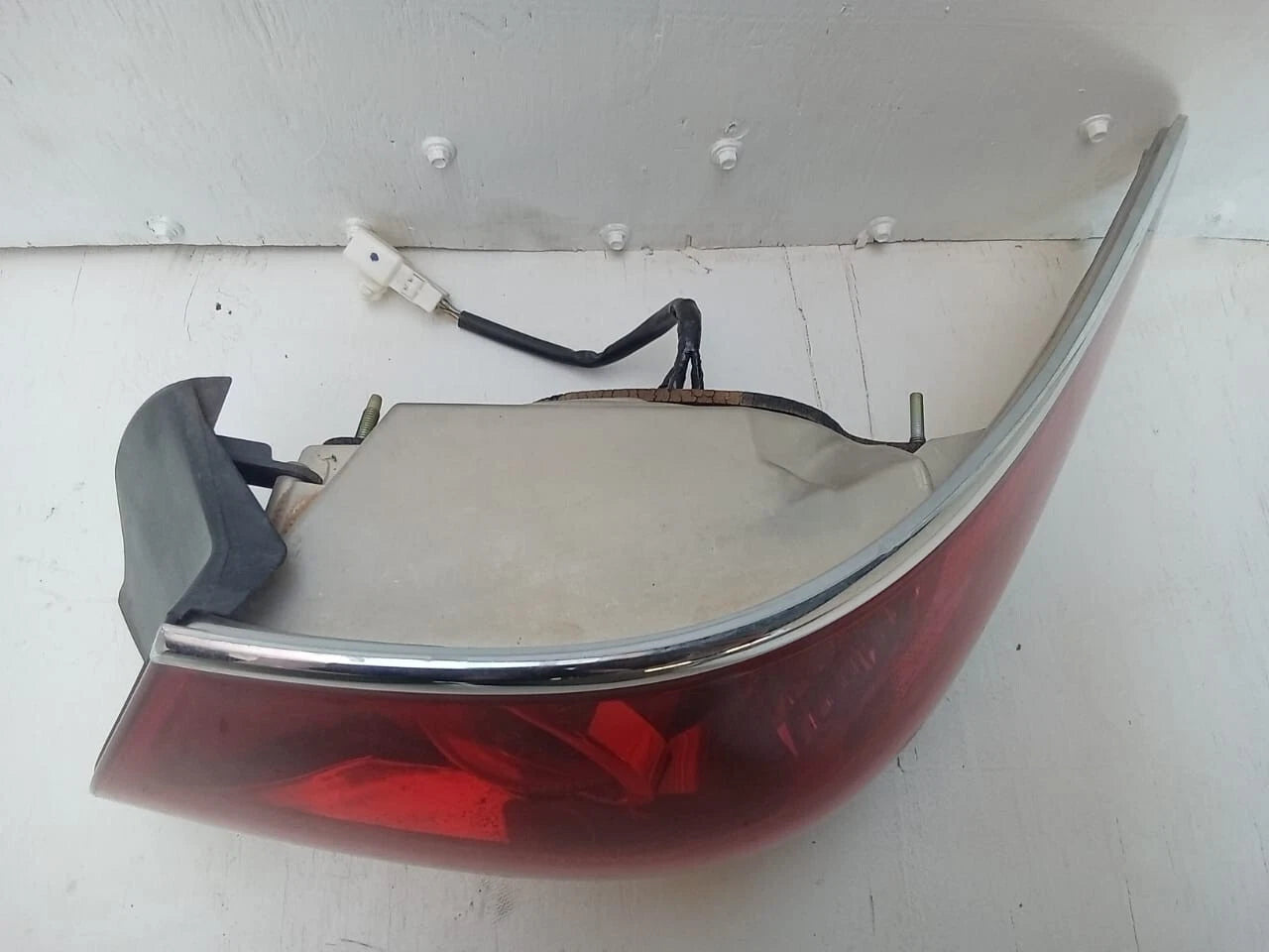 2004-2006 LEXUS ES330 ES 330 TAIL LIGHT REAR LAMP RIGHT PASSENGER SIDE 8155133430