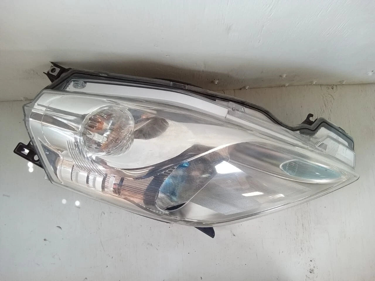 2013 - 2017 NISSAN LEAF HEADLIGHT HEADLAMP RIGHT PASSENGER SIDE - 260103NF0A