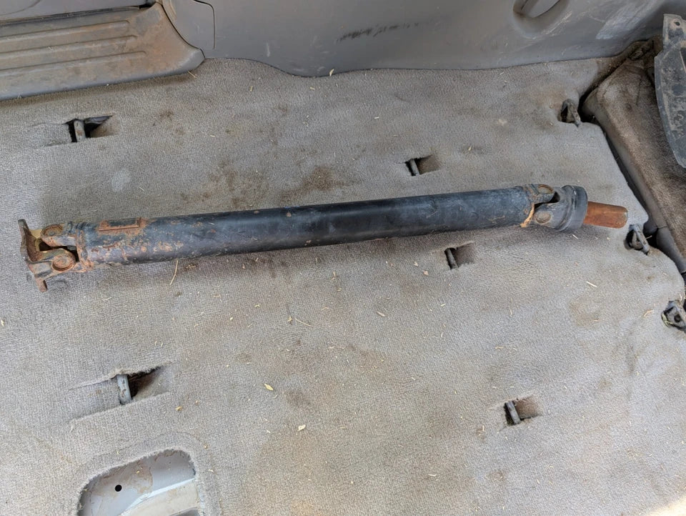 2004-2010 TOYOTA SIENNA 4WD AWD FRONT DRIVE SHAFT ASSEMBLY. GOOD CONDITION!
