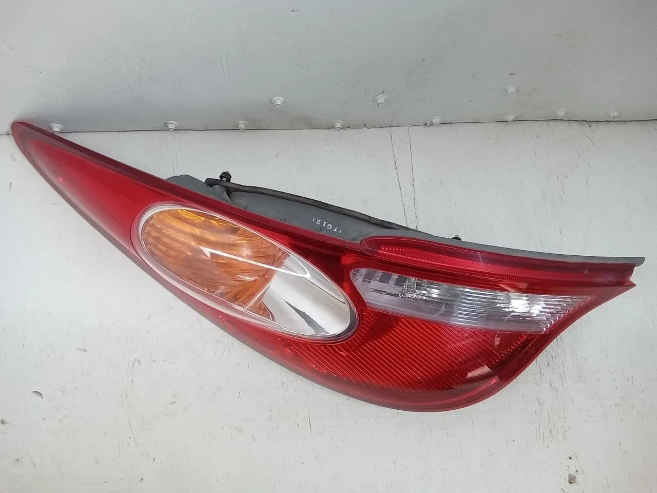 2004-2006 TOYOTA SOLARA TAIL LIGHT REAR LAMP LEFT DRIVER SIDE 06-67L, 0667L, AIP2RST