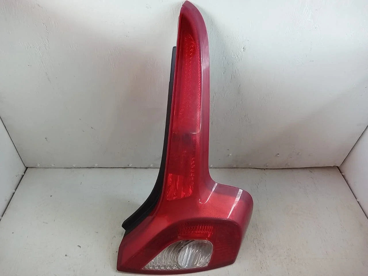 2007-2013 VOLVO C30 T5 right rear tail light assembly with red lens and black housing