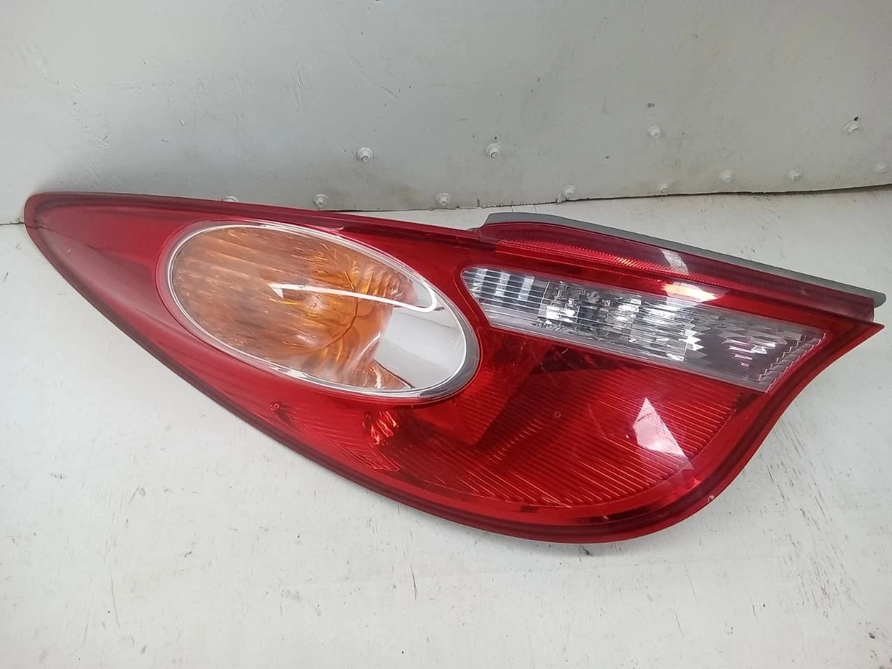 2004-2006 TOYOTA SOLARA TAIL LIGHT REAR LAMP LEFT DRIVER SIDE 06-67L, 0667L, AIP2RST