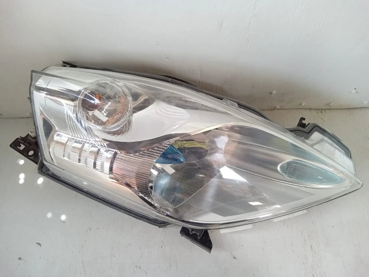 2013 - 2017 NISSAN LEAF HEADLIGHT HEADLAMP RIGHT PASSENGER SIDE - 260103NF0A