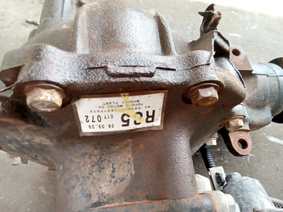 2000-2006 TOYOTA TUNDRA V8 4.7L 4WD FRONT DIFFERENTIAL CARRIER - OEM