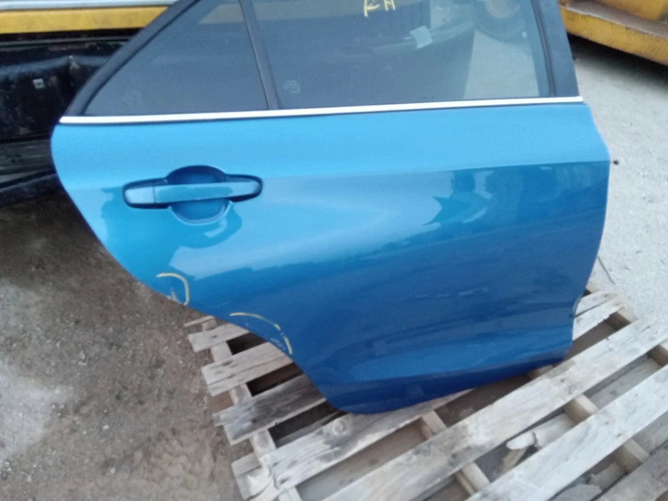 2015 2016 2017 TOYOTA CAMRY REAR RIGHT SIDE DOOR - COLOR 8T7