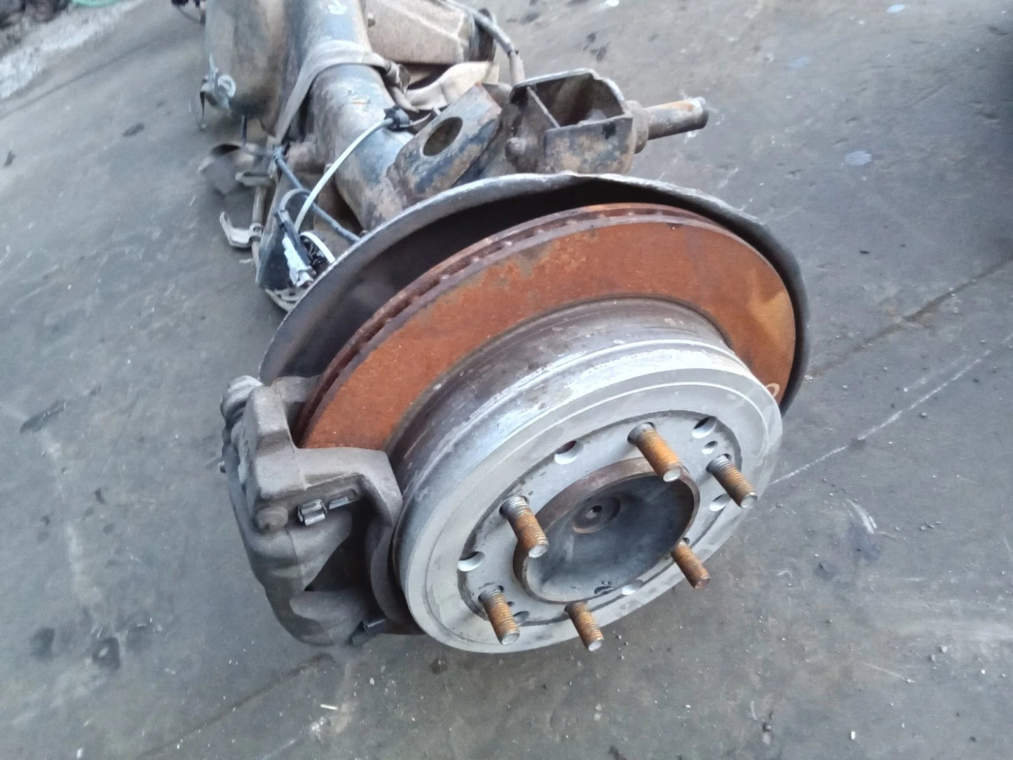 01 02 03 04 TOYOTA SEQUOIA REAR END DIFFERENTIAL AXLE CARRIER A/TM A01A 4WD 4X4