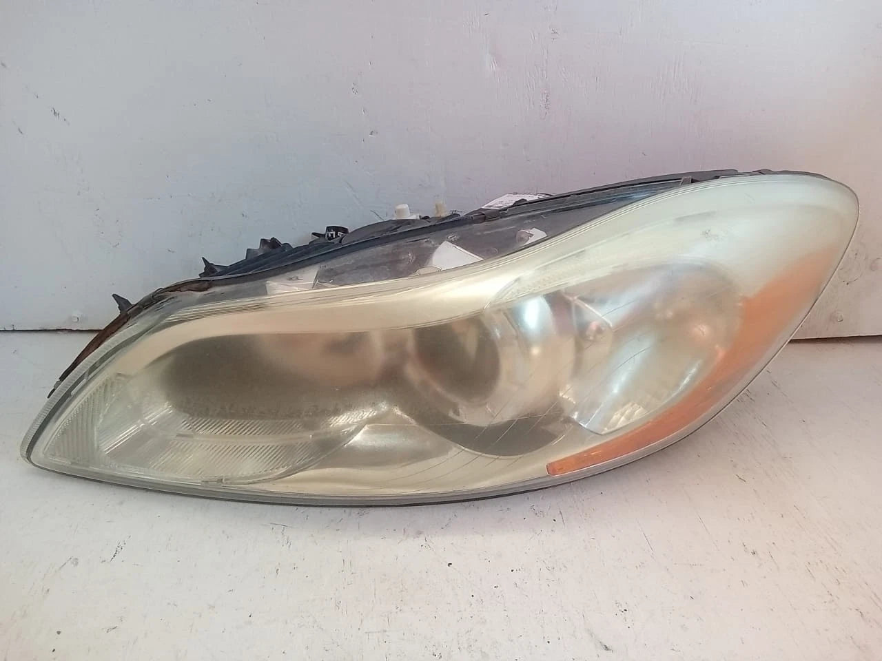 2011 - 2013 VOLVO C30 T5 HEADLIGHT HEADLAMP LEFT DRIVER SIDE - LE08F6184 31214812