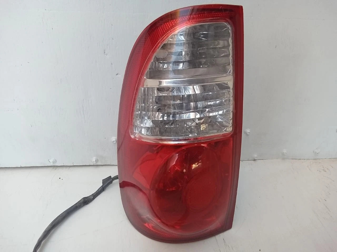 2005-2006 TOYOTA TUNDRA TAIL LIGHT REAR LAMP LEFT DRIVER SIDE ACCESS CAB TY809B000R