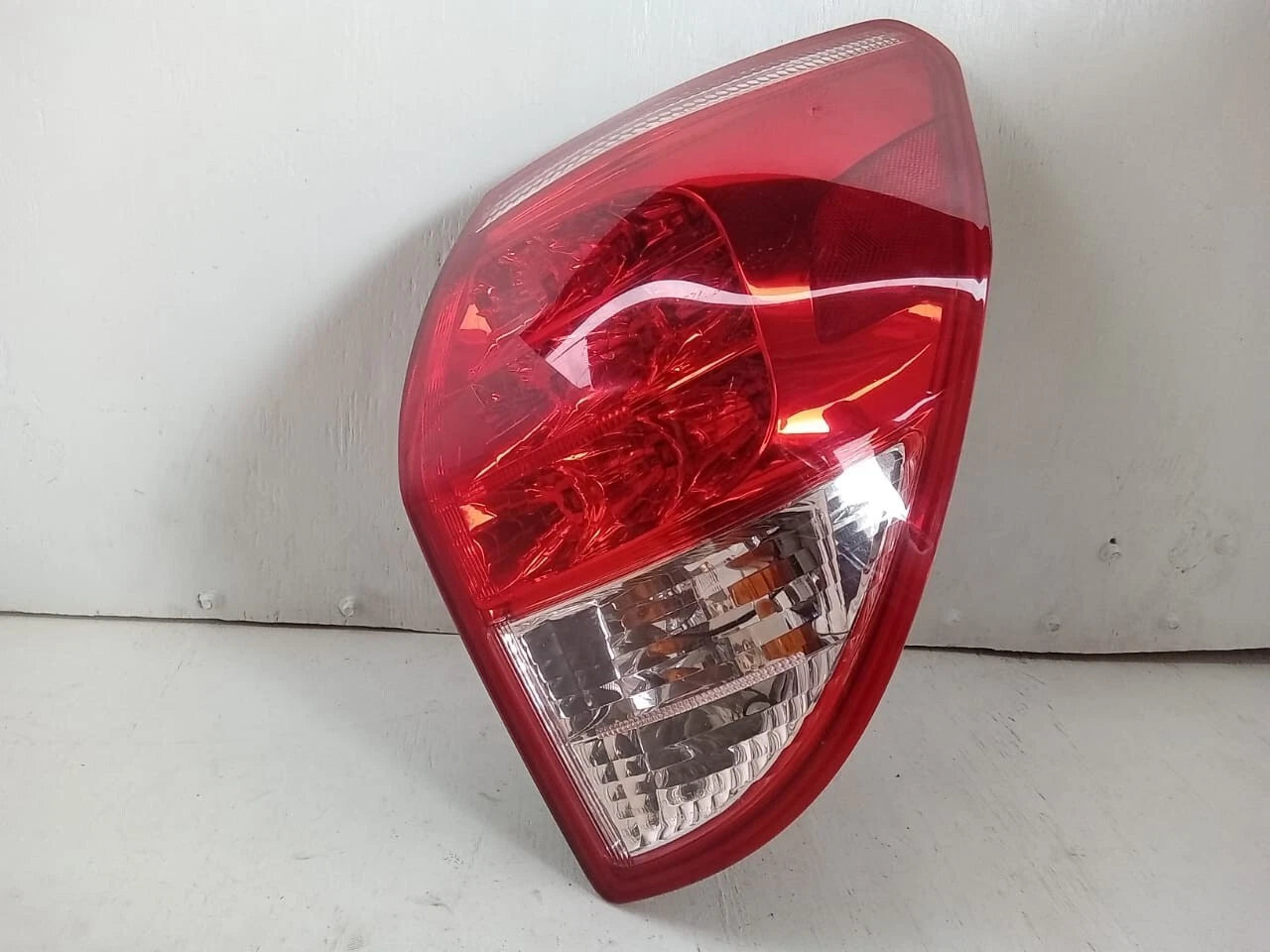 2006-2008 TOYOTA RAV4 TAIL LIGHT REAR LAMP RIGHT PASSENGER SIDE 81561-42100