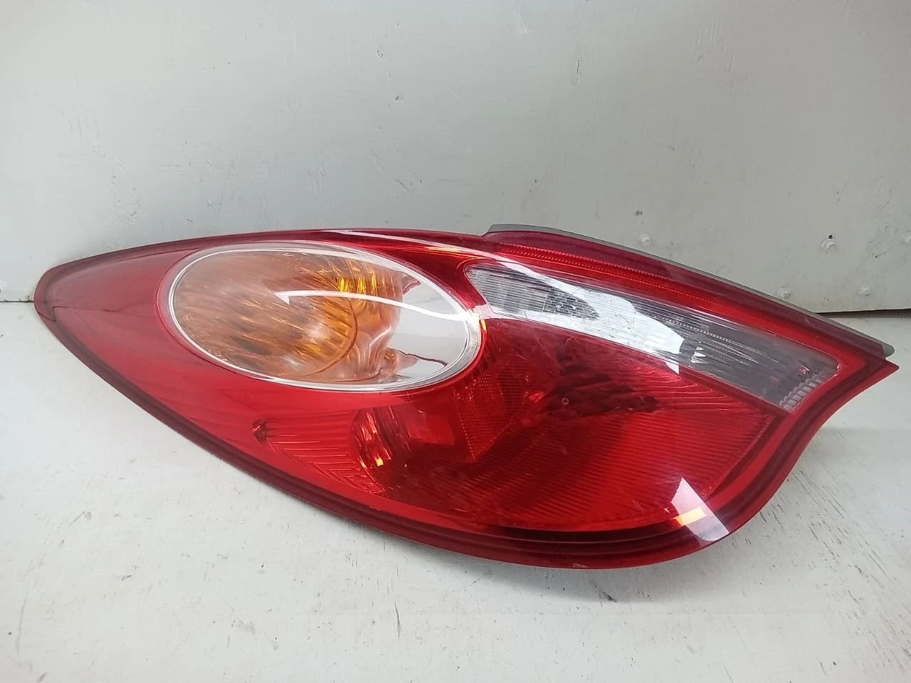 2004-2006 TOYOTA SOLARA TAIL LIGHT REAR LAMP LEFT DRIVER SIDE 06-67L, 0667L, AIP2RST