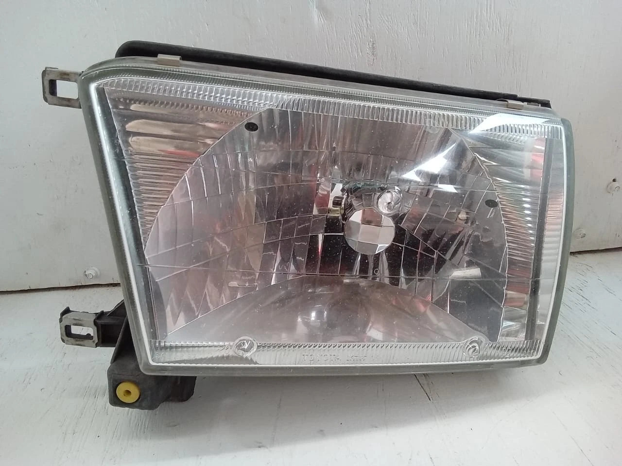 1999- 2002 TOYOTA 4RUNNER HEADLIGHT HEADLAMP LEFT DRIVER SIDE - 9922670005