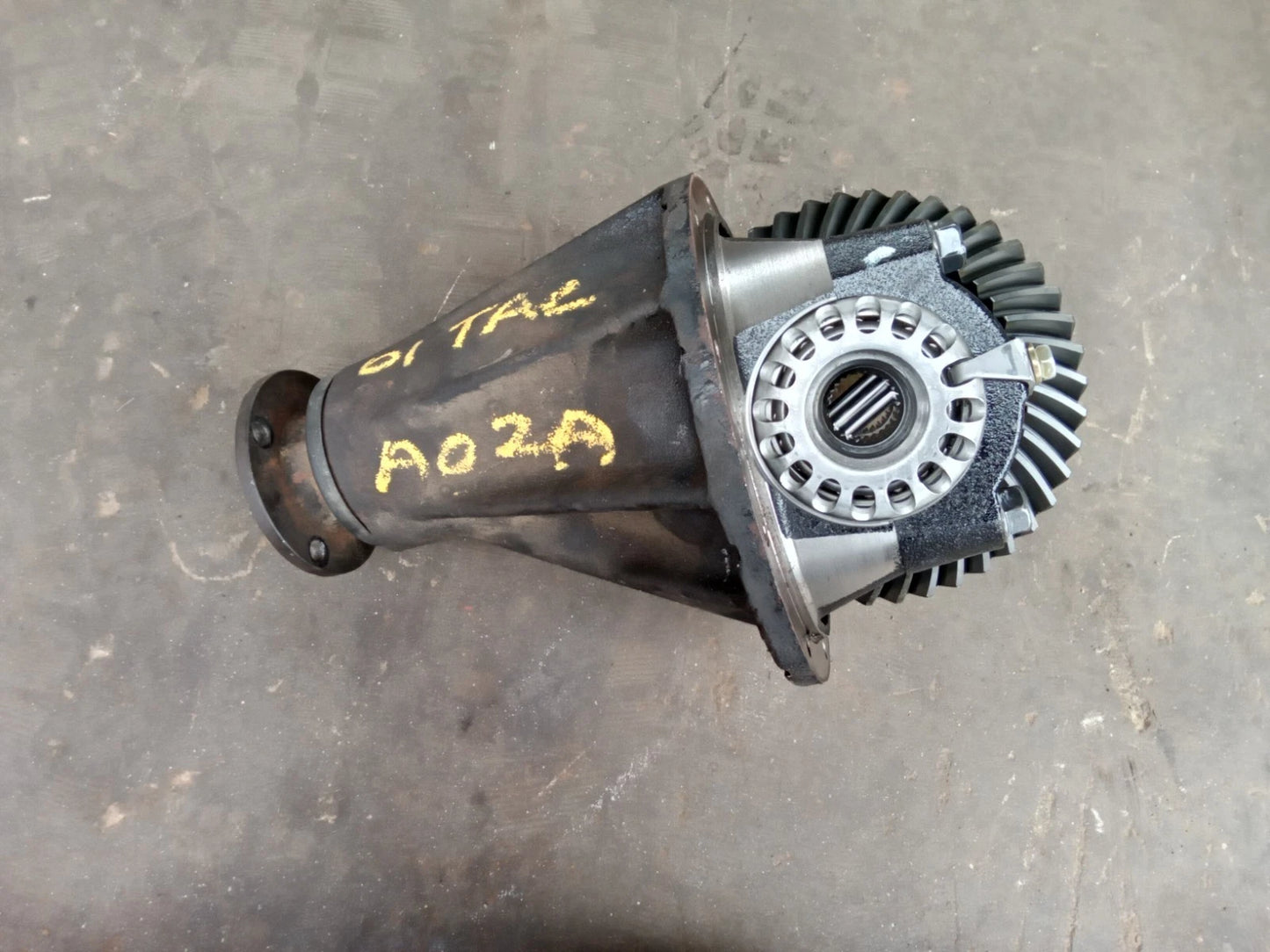 96 - 01 TOYOTA TACOMA REAR DIFFERENTIAL AXLE PUMPKIN 3RD THIRD MEMBER 3.58 41110-35260