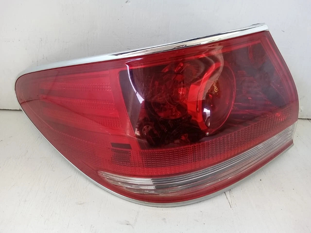 2004-2006 LEXUS ES330 ES 330 TAIL LIGHT REAR LAMP LEFT DRIVER SIDE 8155133430