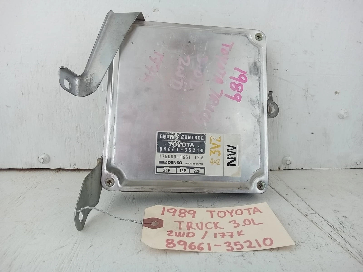1989 TOYOTA PICKUP TRUCK 3.0L ENGINE COMPUTER CONTROL MODULE ECU ECM 89661-35210