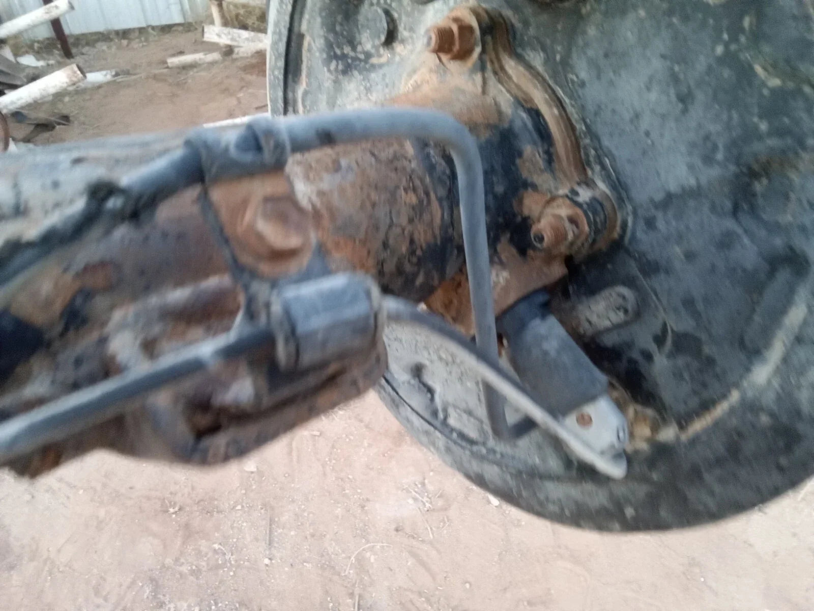 rear end differential axle for 2000-2006 Toyota Tundra ACC Cab 4.7L 2WD A01A