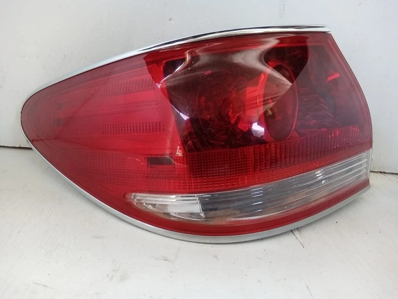 2004-2006 LEXUS ES330 ES 330 TAIL LIGHT REAR LAMP LEFT DRIVER SIDE 8155133430