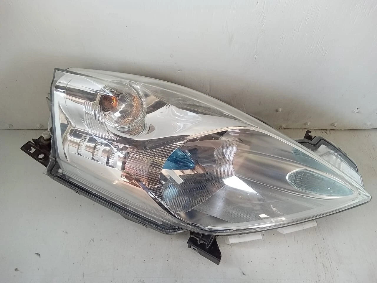 2013 - 2017 NISSAN LEAF HEADLIGHT HEADLAMP RIGHT PASSENGER SIDE - 260103NF0A