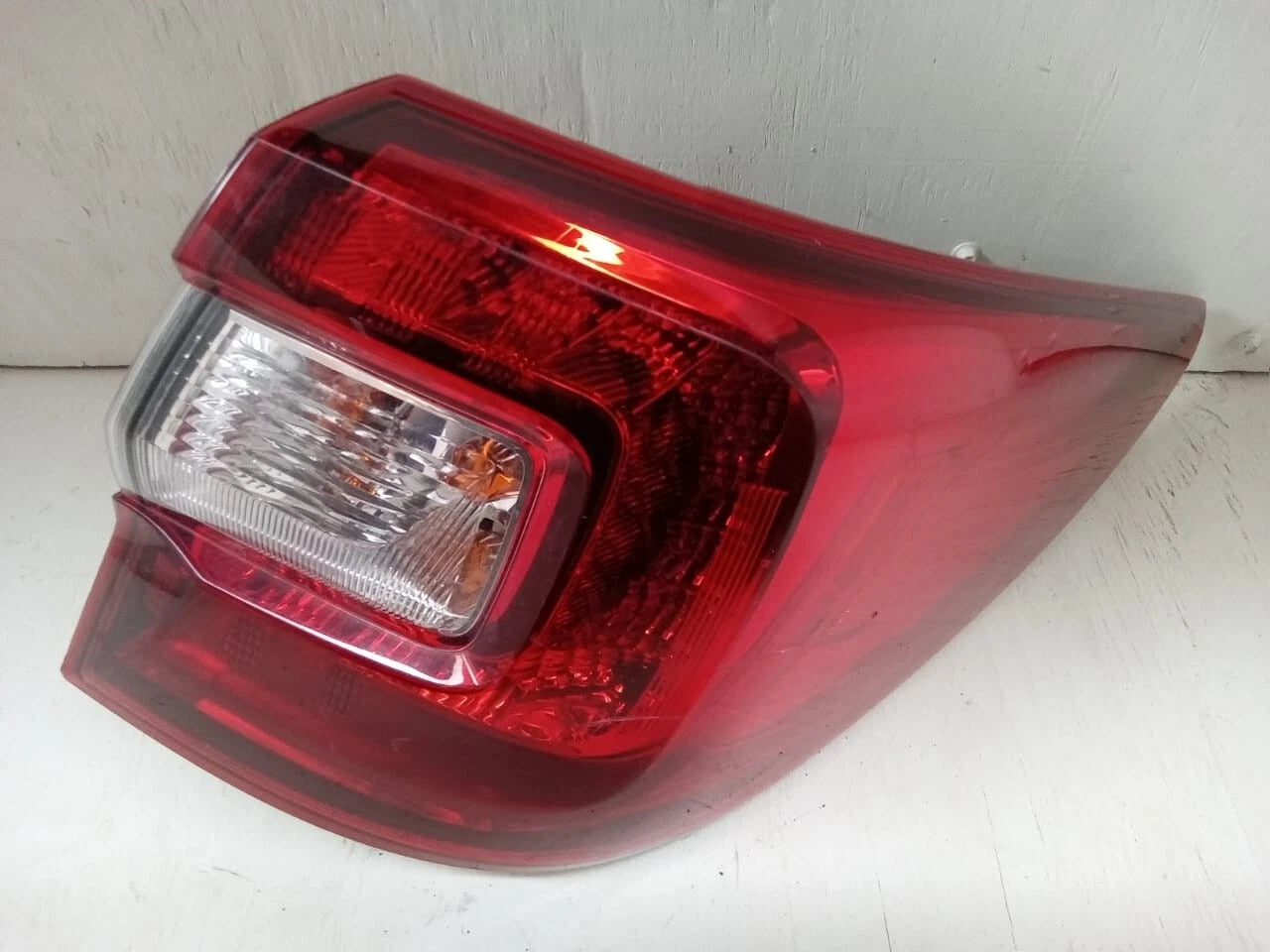 2015-2019 SUBARU OUTBACK WAGON TAIL LIGHT REAR LAMP RIGHT PASSENGER SIDE 84912AL05A