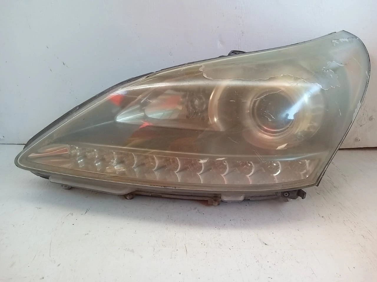 2011 - 2013 HYUNDAI EQUUS HEADLIGHT HEADLAMP LEFT DRIVER SIDE - 00040547 921013N030