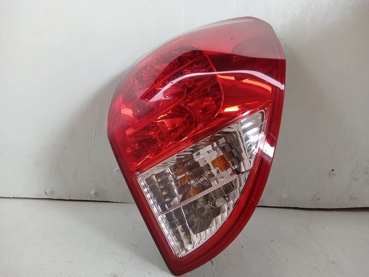 2006-2008 TOYOTA RAV4 TAIL LIGHT REAR LAMP RIGHT PASSENGER SIDE 81561-42100
