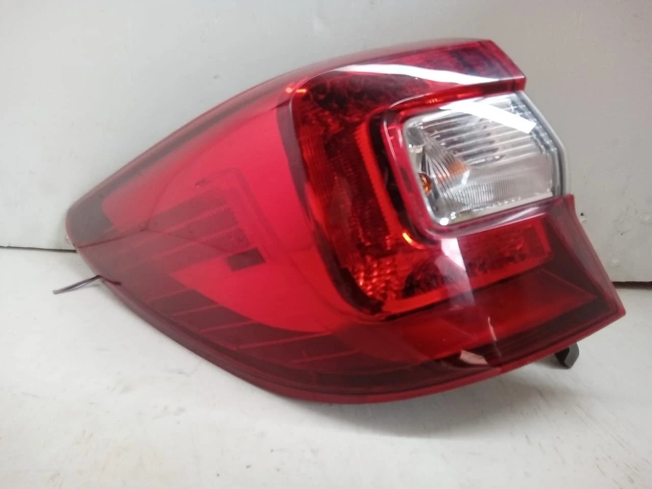 2015-2019 SUBARU OUTBACK WAGON TAIL LIGHT REAR LAMP LEFT DRIVER SIDE 84912AL06A