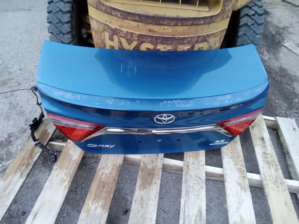 2015 2016 2017 TOYOTA CAMRY TRUNK LID BOOT LIFTGATE WITH CAMERA - COLOR 8T7