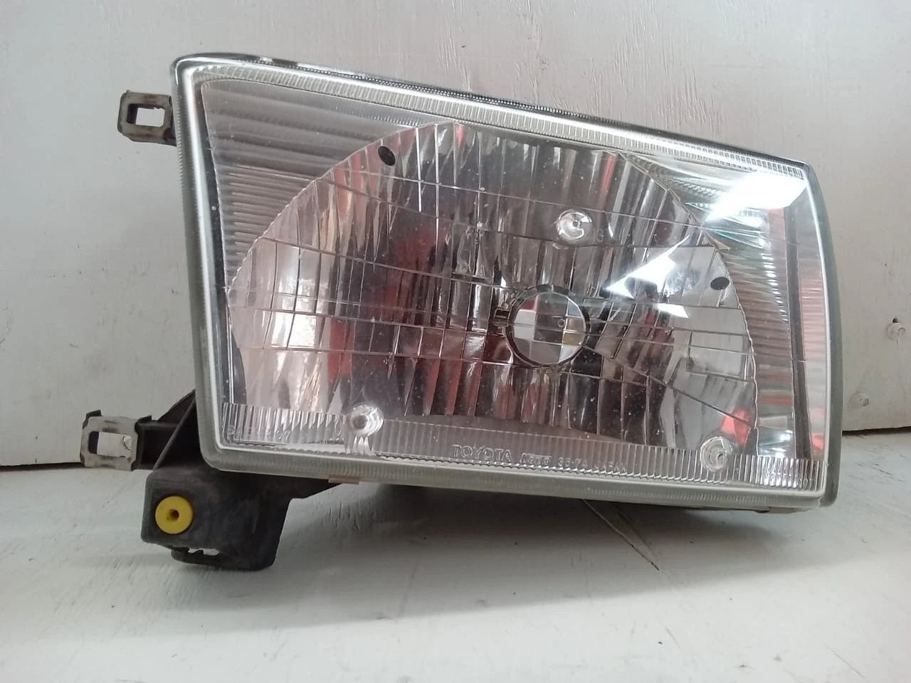 1999- 2002 TOYOTA 4RUNNER HEADLIGHT HEADLAMP LEFT DRIVER SIDE - 9922670005