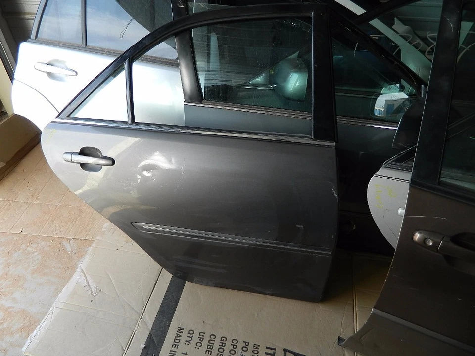 2002-2006 TOYOTA CAMRY RIGHT REAR PASSENGER SIDE DOOR OEM - GRAY 1E3 COLOR CODE