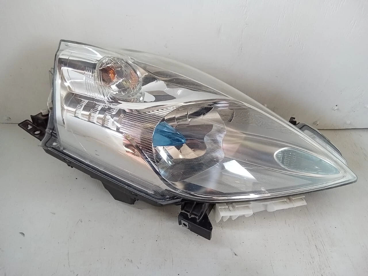 2013 - 2017 NISSAN LEAF HEADLIGHT HEADLAMP RIGHT PASSENGER SIDE - 260103NF0A