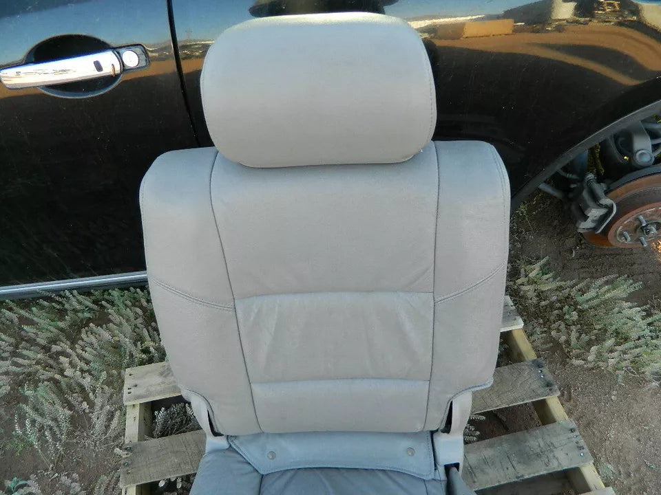 05 06 07 TOYOTA SEQUOIA REAR RIGHT PASSENGER SEAT(2ND ROW RIGHT)