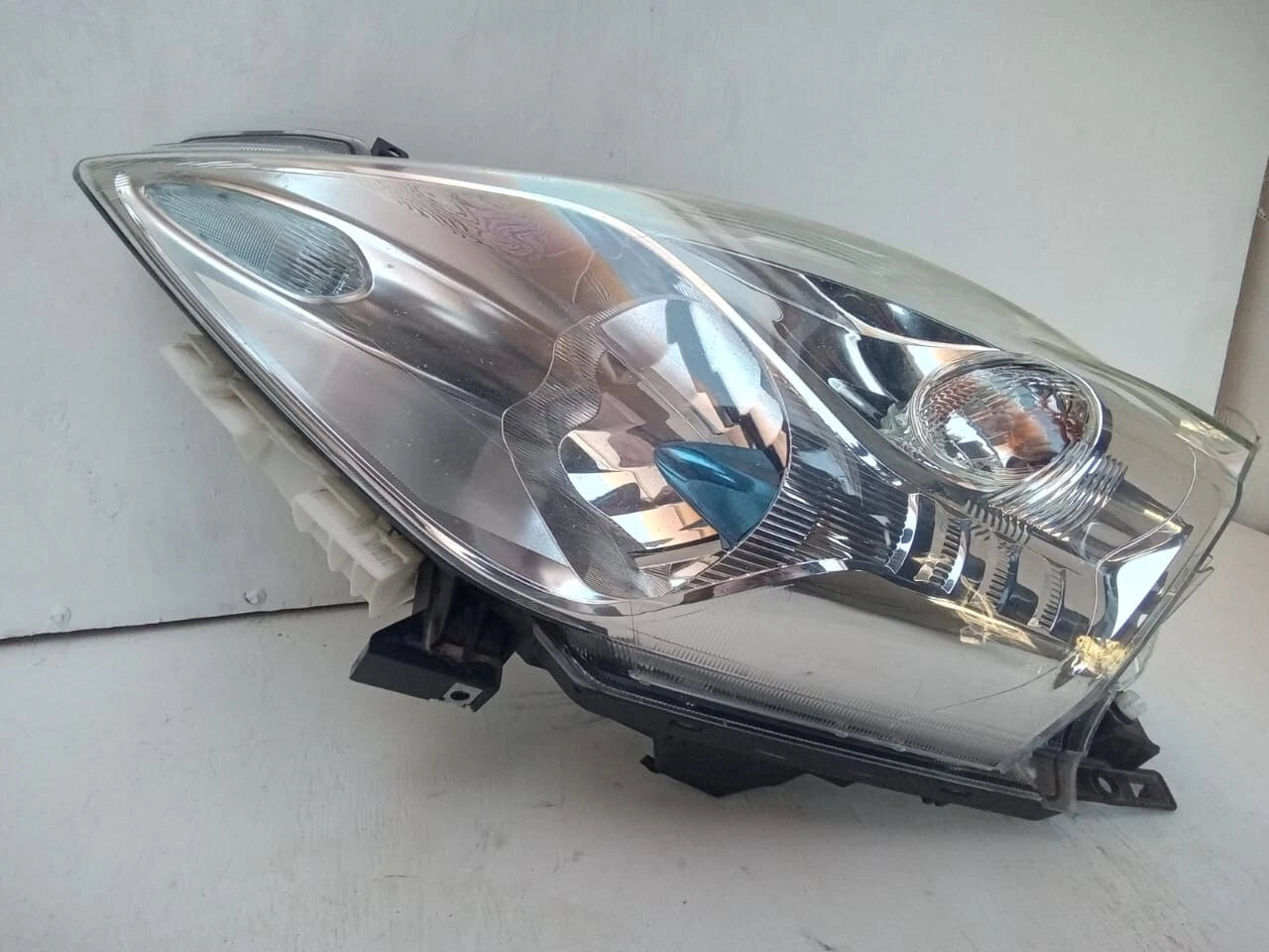2013 - 2017 NISSAN LEAF HEADLIGHT HEADLAMP LEFT DRIVER SIDE - 260603NF0A