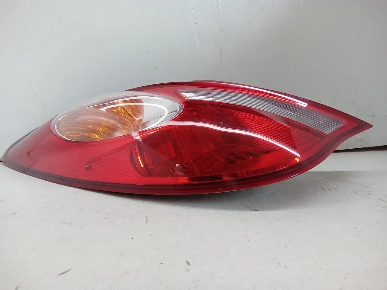2004-2006 TOYOTA SOLARA TAIL LIGHT REAR LAMP LEFT DRIVER SIDE 06-67L, 0667L, AIP2RST