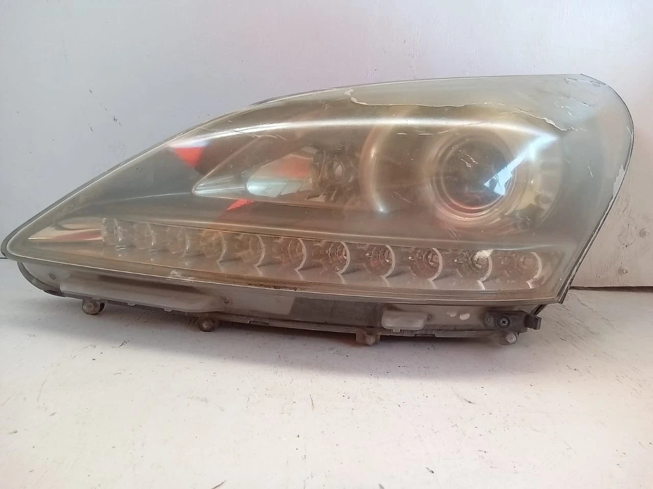 2011 - 2013 HYUNDAI EQUUS HEADLIGHT HEADLAMP LEFT DRIVER SIDE - 00040547 921013N030
