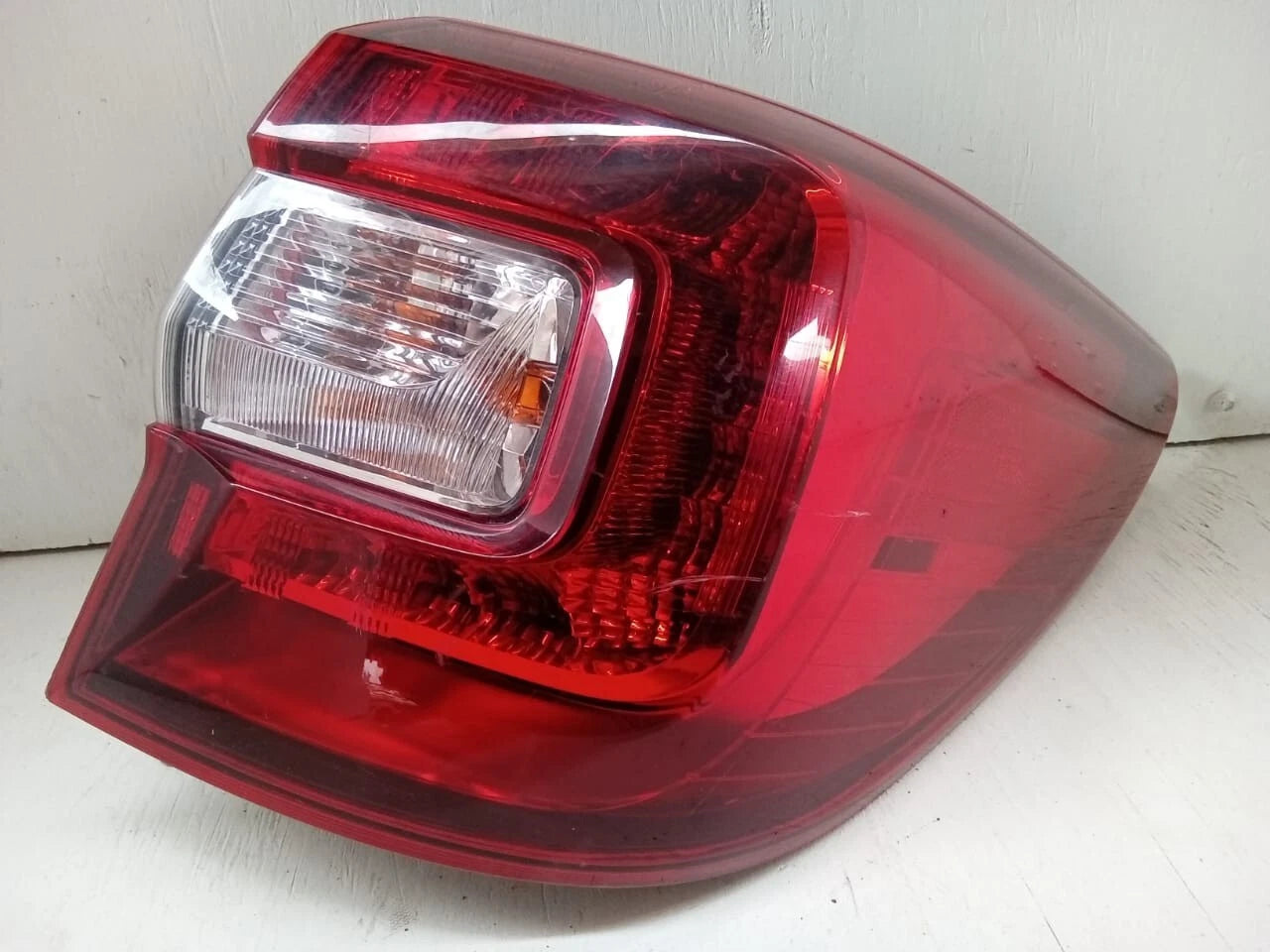 2015-2019 SUBARU OUTBACK WAGON TAIL LIGHT REAR LAMP RIGHT PASSENGER SIDE 84912AL05A