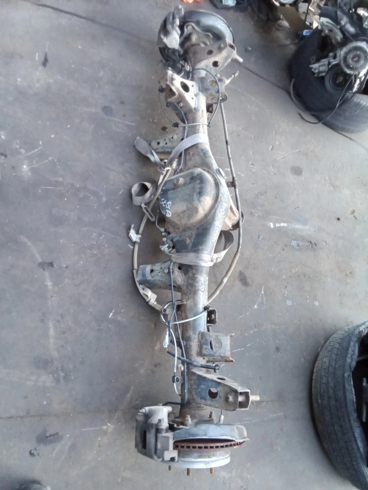01 02 03 04 TOYOTA SEQUOIA REAR END DIFFERENTIAL AXLE CARRIER A/TM A01A 4WD 4X4