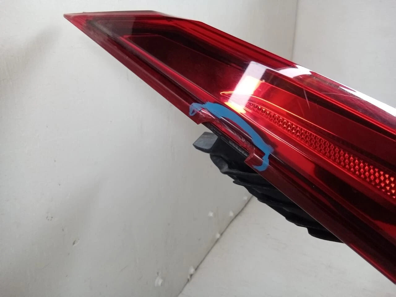 2018-2020 MITSUBISHI ECLIPSE CROSS TAIL LIGHT REAR LAMP LEFT DRIVER SIDE 8330B014