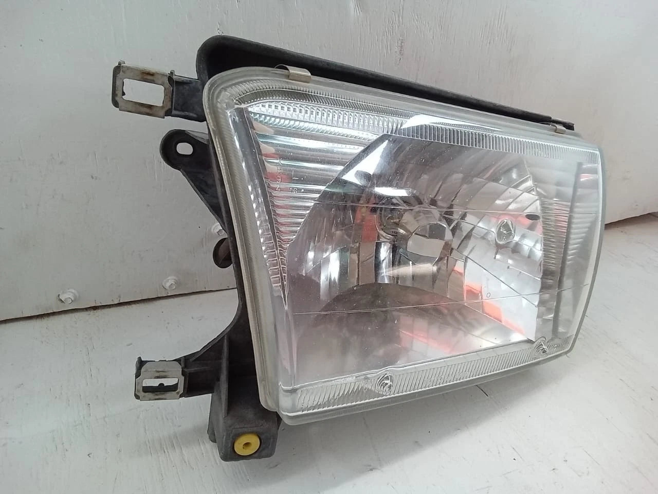 1999- 2002 TOYOTA 4RUNNER HEADLIGHT HEADLAMP LEFT DRIVER SIDE - 9922670005