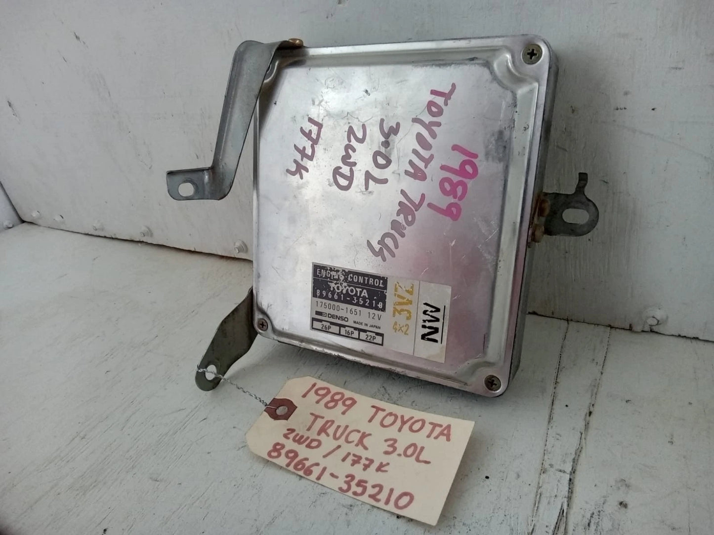 1989 TOYOTA PICKUP TRUCK 3.0L ENGINE COMPUTER CONTROL MODULE ECU ECM 89661-35210
