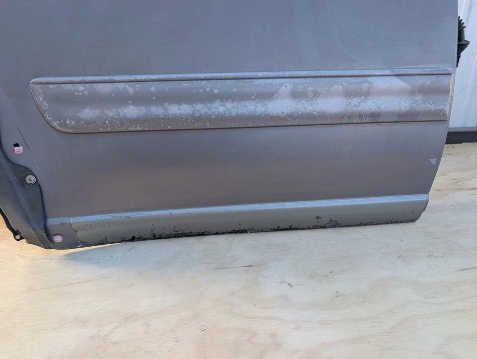 2001-2007 TOYOTA SEQUOIA RIGHT REAR DOOR ASSY SILVER COLOR - OEM