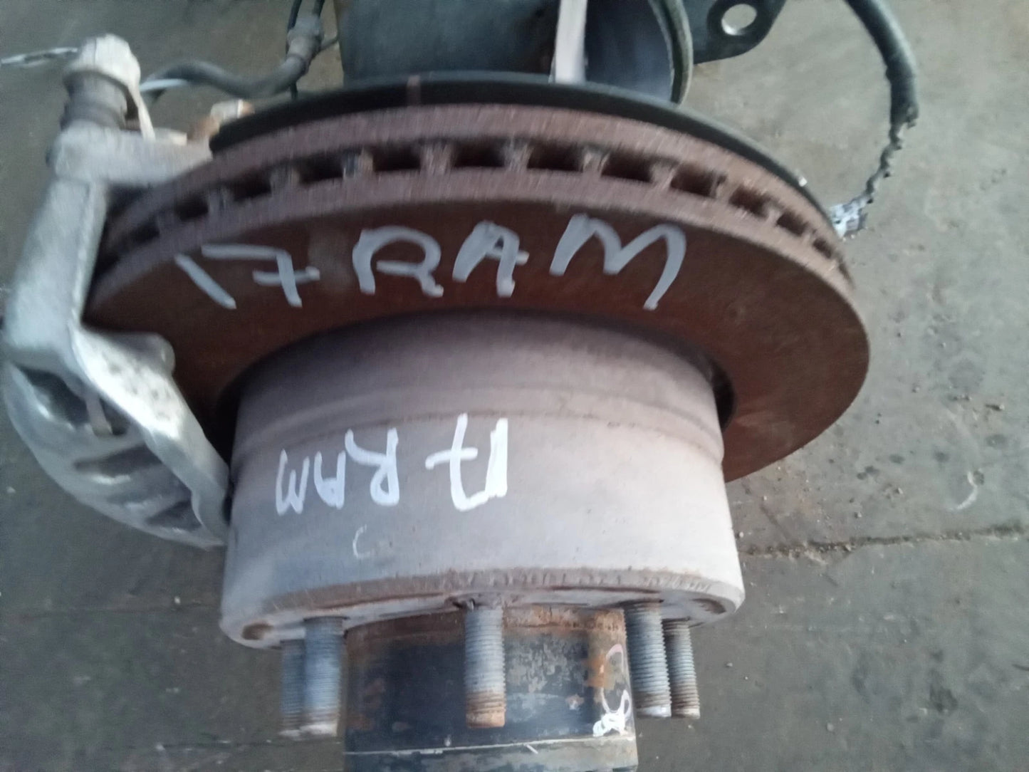 2014-2018 DODGE RAM 2500 REAR END DIFFERENTIAL AXLE CARRIER 4X4 5146385AL
