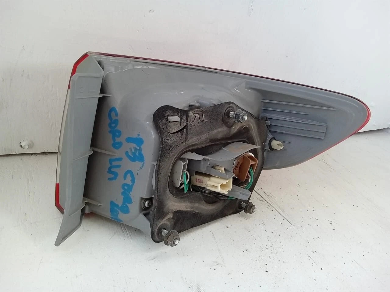 2011-2013 TOYOTA COROLLA TAIL LIGHT REAR LAMP LEFT DRIVER SIDE - SAE AIP2ST 09