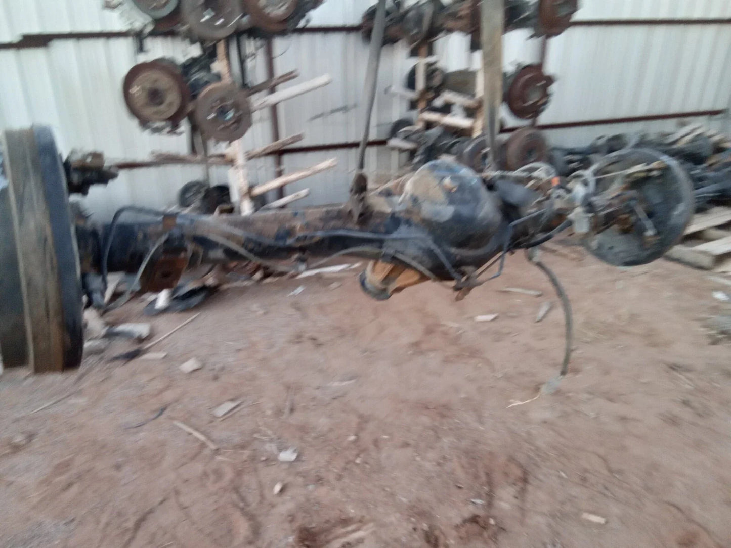 Rear end differential axle for 00-06 Toyota Tundra ACC Cab 4.7L 2WD A01A model