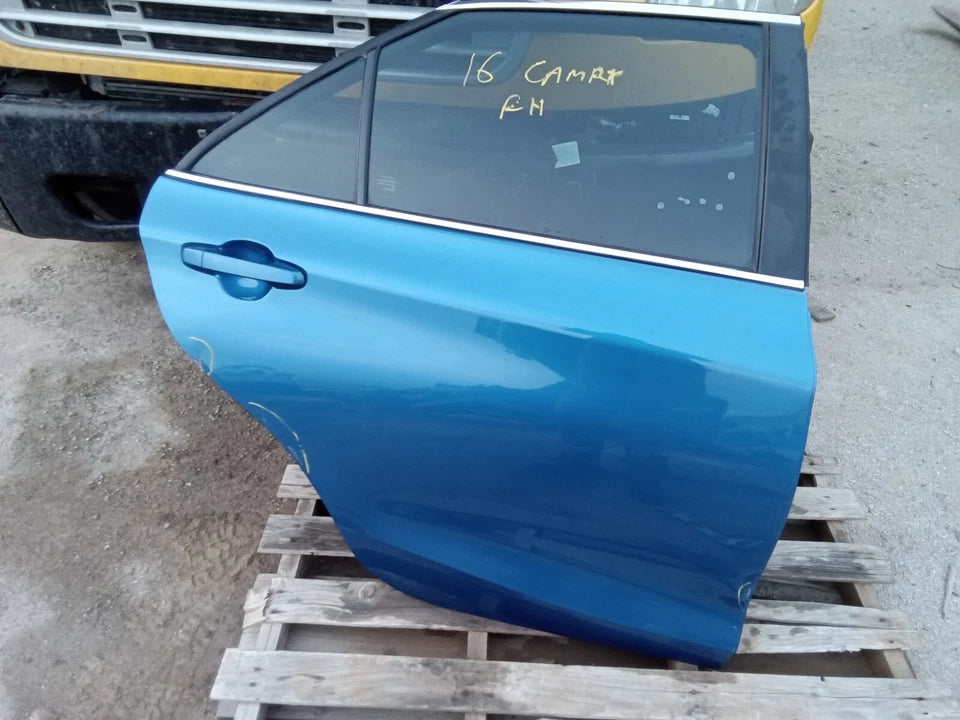 2015 2016 2017 TOYOTA CAMRY REAR RIGHT SIDE DOOR - COLOR 8T7