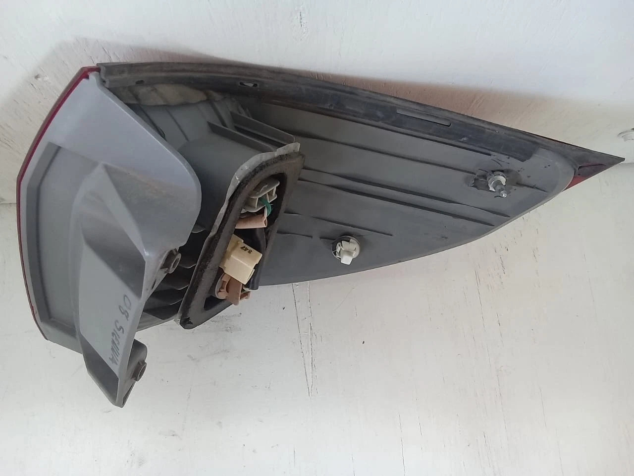 2006-2010 TOYOTA SIENNA TAIL LIGHT REAR LAMP LEFT DRIVER SIDE 81560AE020