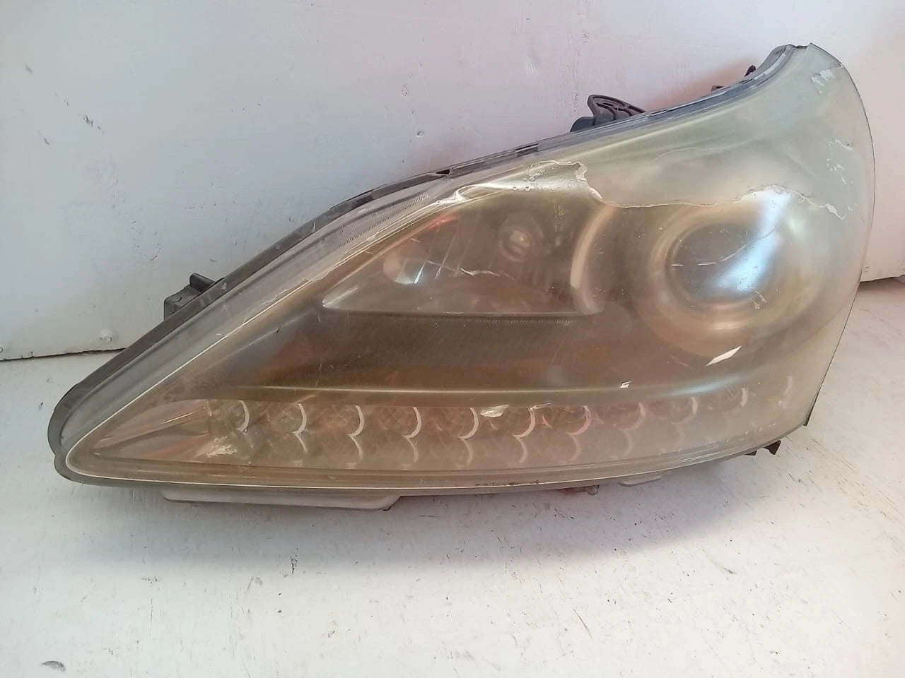 2011 - 2013 HYUNDAI EQUUS HEADLIGHT HEADLAMP LEFT DRIVER SIDE - 00040547 921013N030