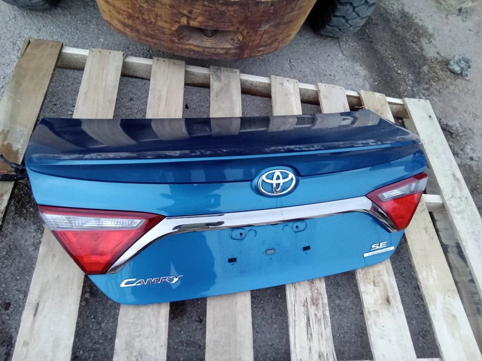 2015 2016 2017 TOYOTA CAMRY TRUNK LID BOOT LIFTGATE WITH CAMERA - COLOR 8T7