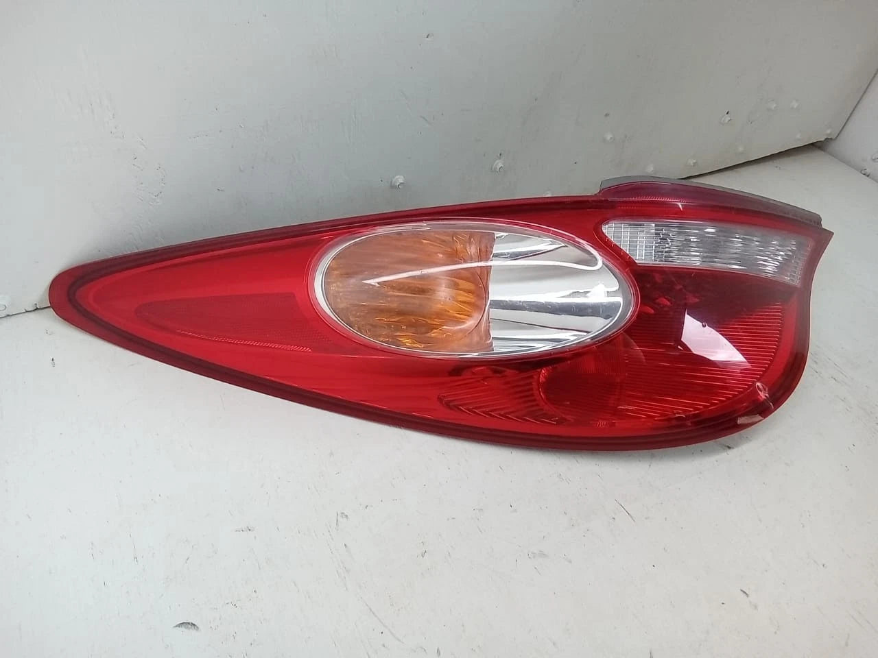 2004-2006 TOYOTA SOLARA TAIL LIGHT REAR LAMP LEFT DRIVER SIDE 06-67L, 0667L, AIP2RST