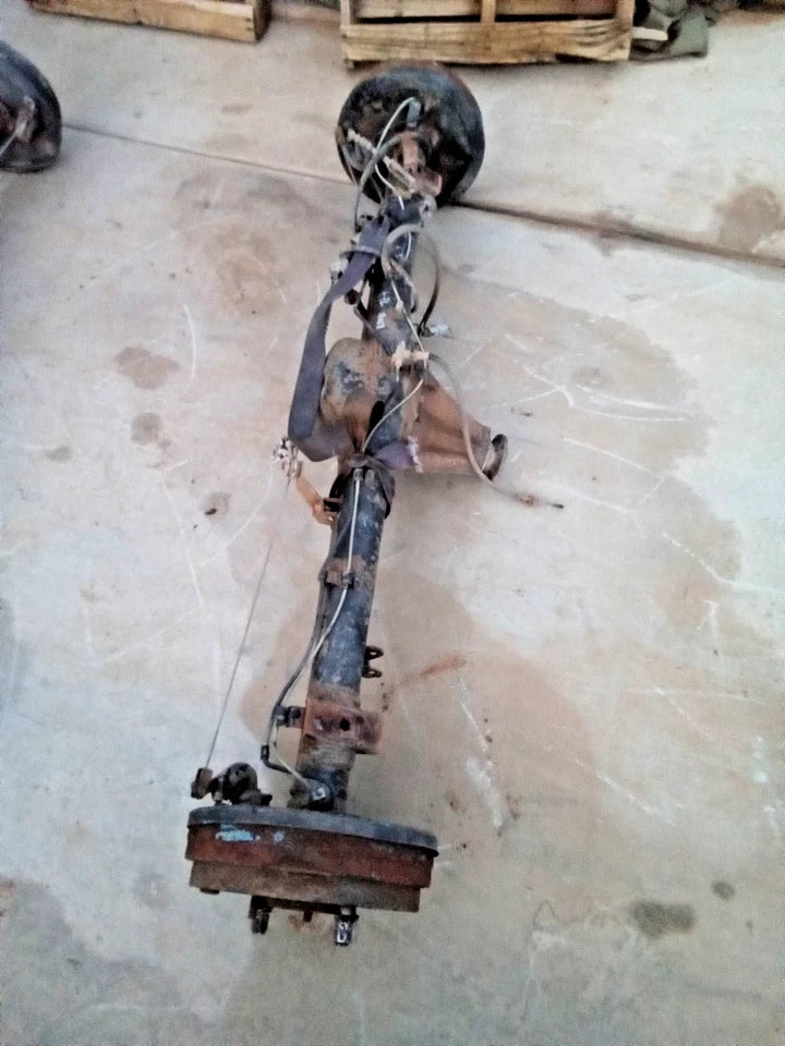 00-06 TOYOTA TUNDRA ACC CAB (1.5 DOORS) 4.7L 4WD 4X4 REAR END DIFFERENTIAL AXLE